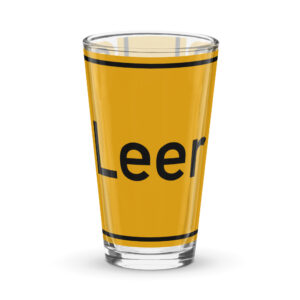 Ein Pintglas mit der Aufschrift „leer“.