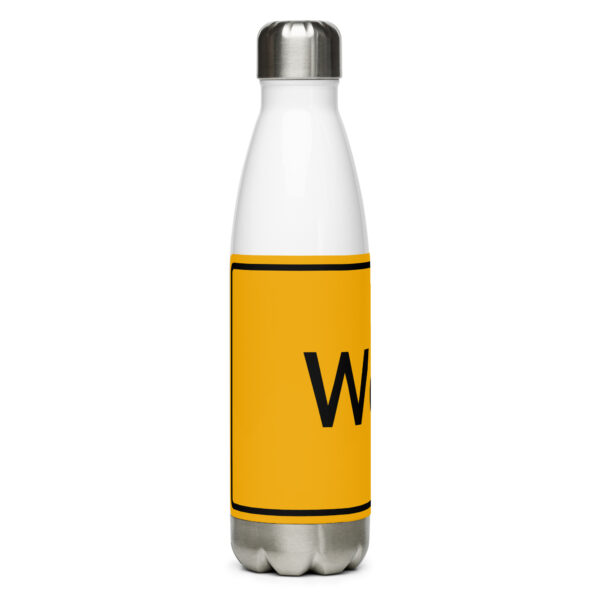 Eine gelb-weiße Trinkflasche mit dem Wort „Wow“, hergestellt aus Welt Edelstahl.