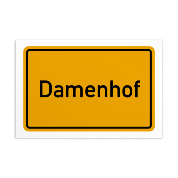 Ein Schild mit der Damenhof-Postkarte.