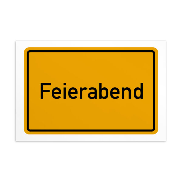 Ein Schild mit der Aufschrift Feierabend-Postkarte.