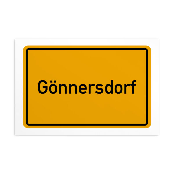 Eine lebendige Postkarte mit dem Wort „Gönnersdorf“ auf einem leuchtend gelben und schwarzen Design.