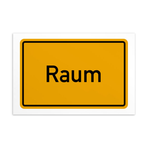 Ein Schild mit der Aufschrift „Raum-Postkarte“.