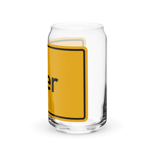 Ein Glas in Dosenform Bierglas.