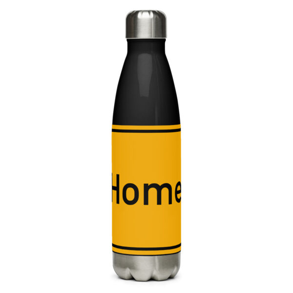 Beschreibung: Eine Trinkflasche aus Edelstahl mit dem Schriftzug „home“ darauf.