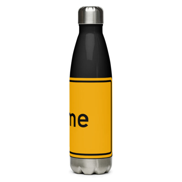 Beschreibung: Eine schwarze Edelstahl Trinkflasche mit dem Wort 'one' darauf.